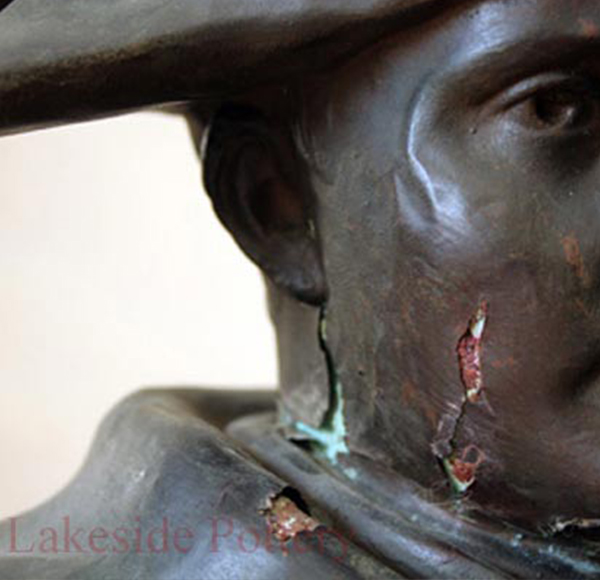 napoleon bust damaged 01 - ترمیم مجسمه فلزی